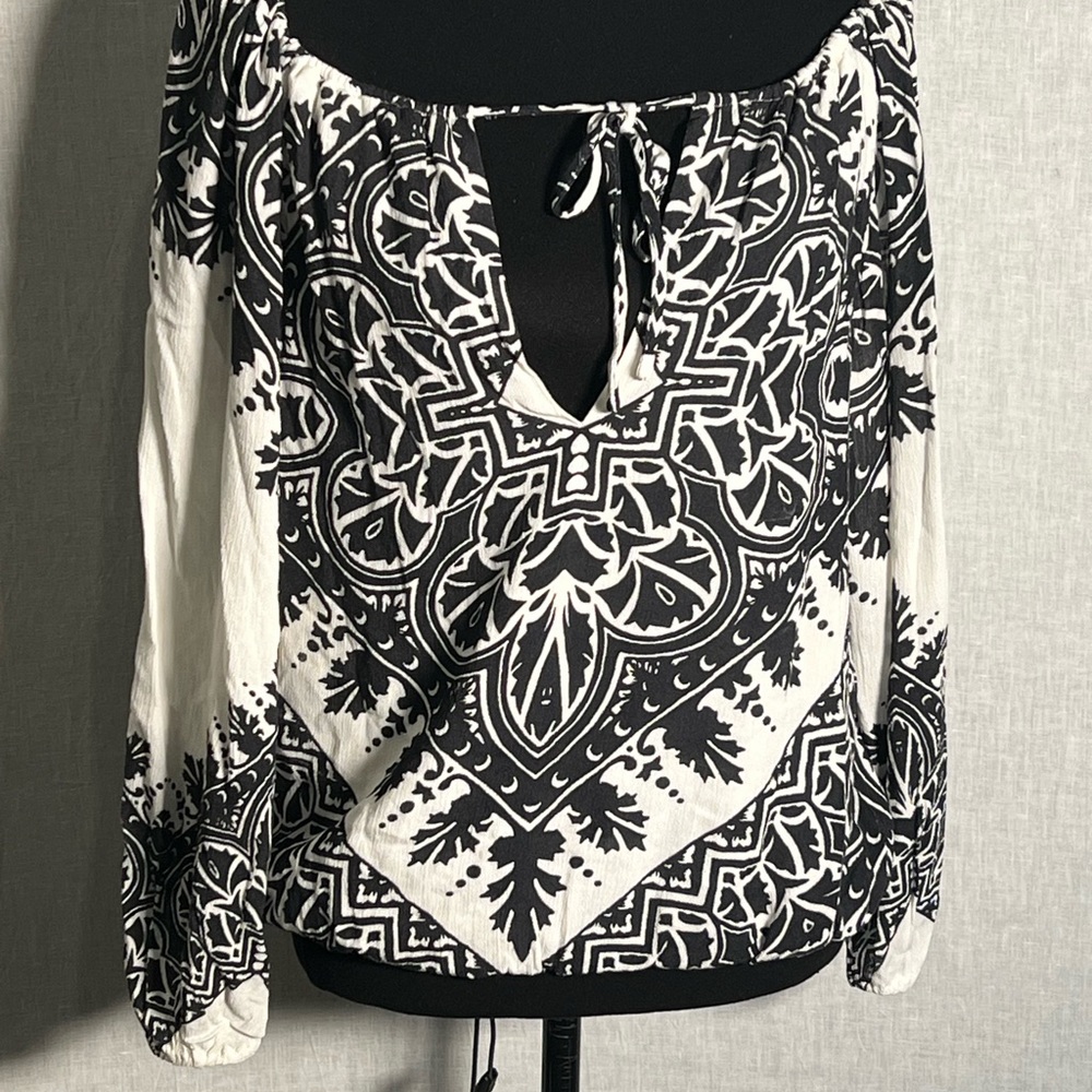 Alice‎ and Olivia Women Blouse- Small